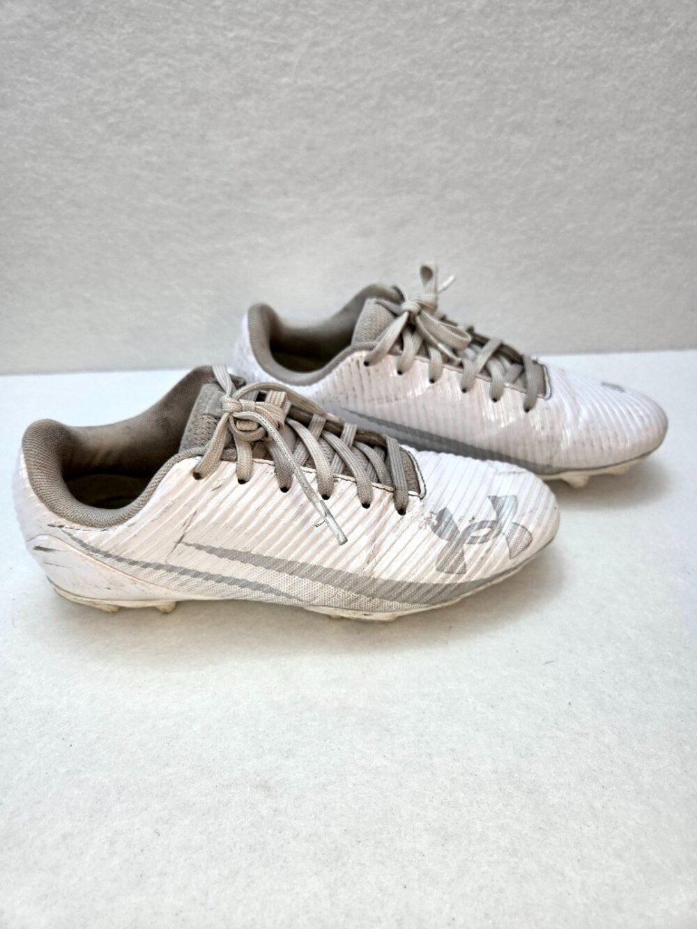 Under Armour Youth Blur Select Jr. Football Cleats White Silver Size 4.5Y